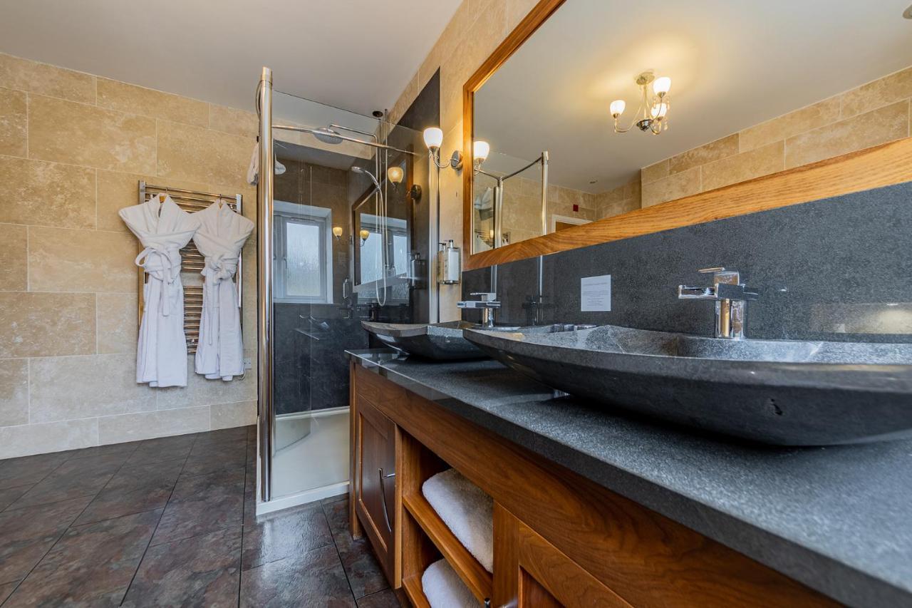 Crossways Hotel Wells Buitenkant foto Bathroom