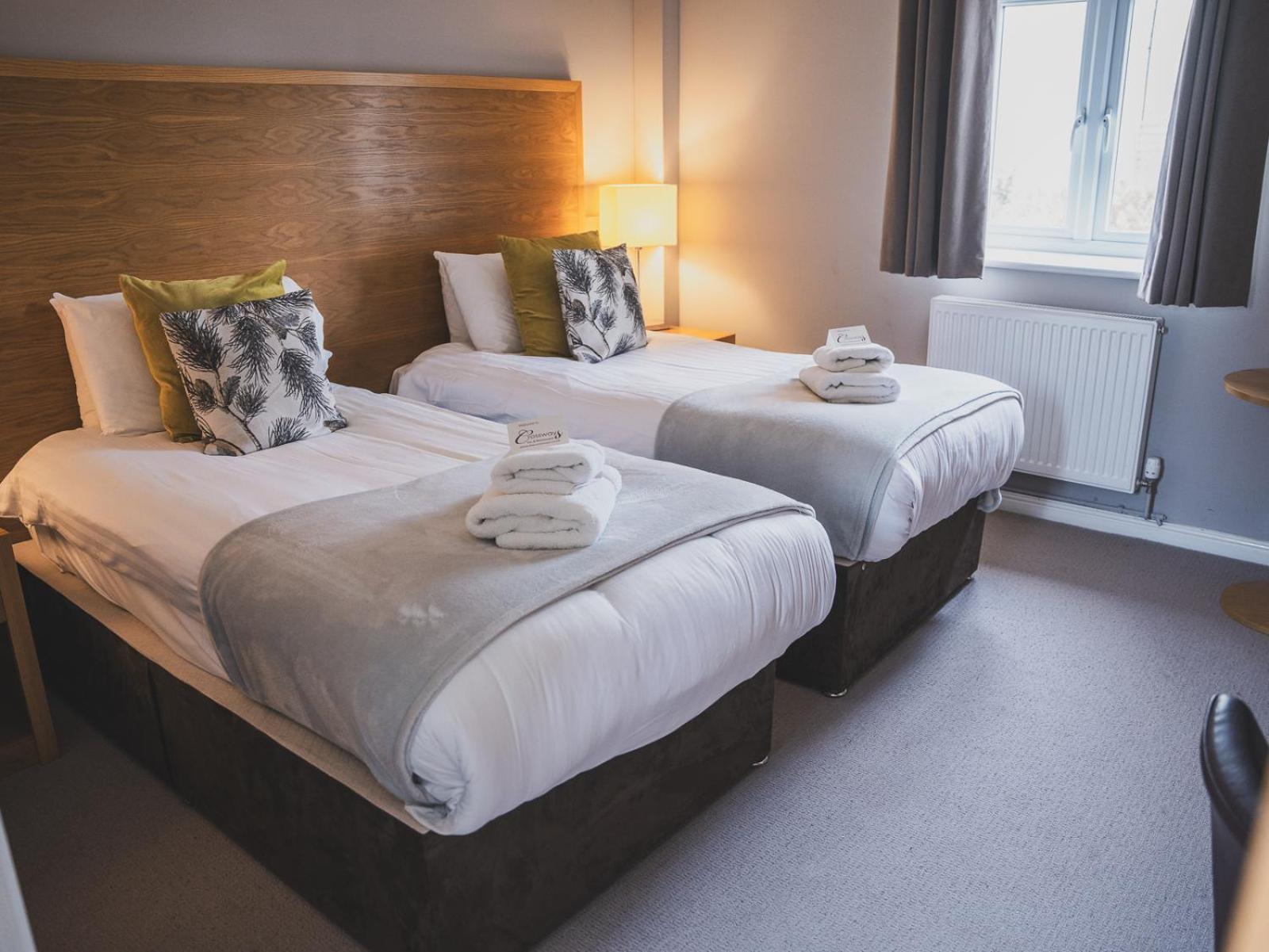 Crossways Hotel Wells Buitenkant foto A room at the hotel